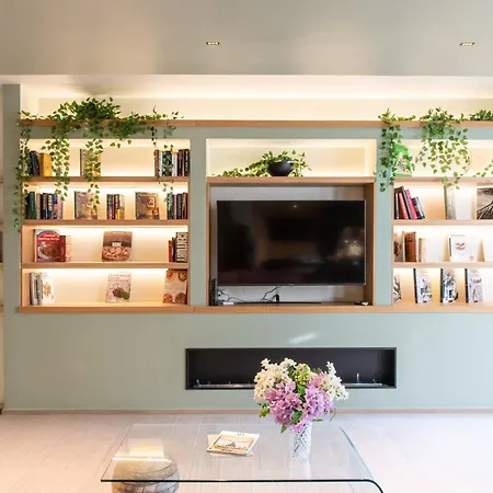 Charming With Terrace - Perfect For Families And Friends アパート *